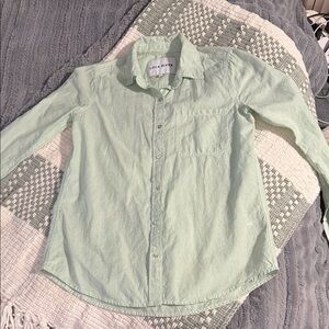 Women’s Lola River button up shirt 💚